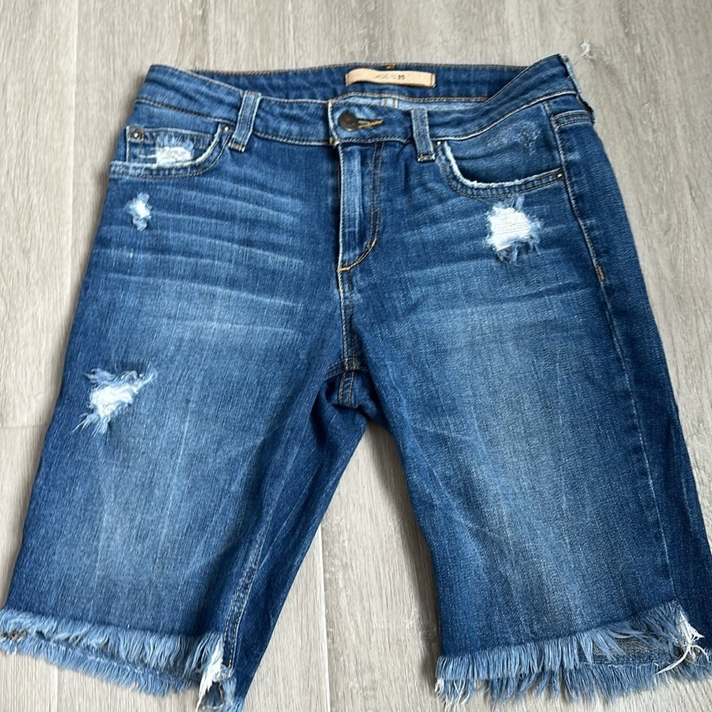 JOE’S COLLECTORS EDITION
The Finn Bermuda Mid Rise Women’s Shorts size 24